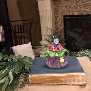 Vintage Queensware Sugar Jar